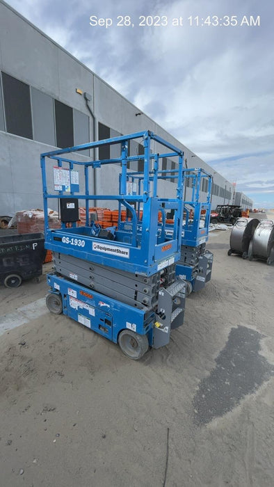 2020 Genie GS-1930 Solid Non Marking Tires, Beacon, Folding rails with half height swing gate, 800W Inverter