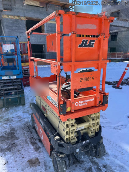 2023 JLG ES1932