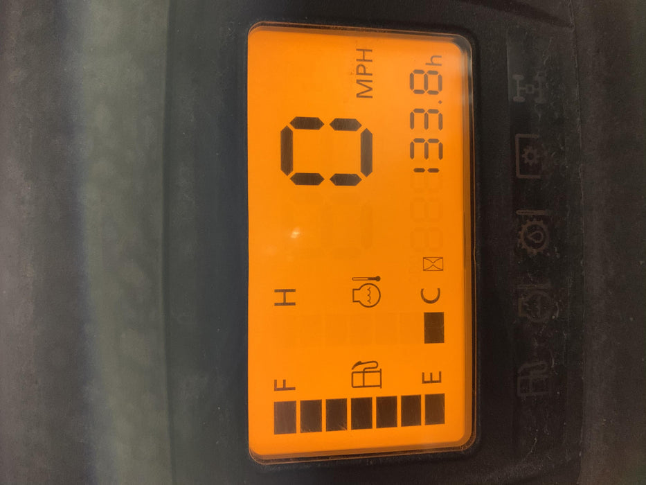 2020 Kubota RTV-X1140 CAMO, CANOPY, STROBE, BACK UP ALARM, WINDSHIELD, FIRE EXT