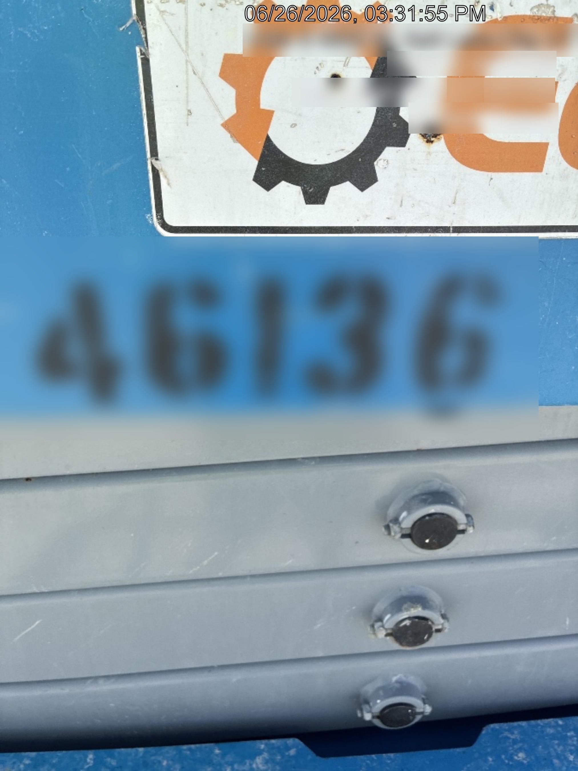 2019 Genie GS-2632 Folding rails with half height swing gate