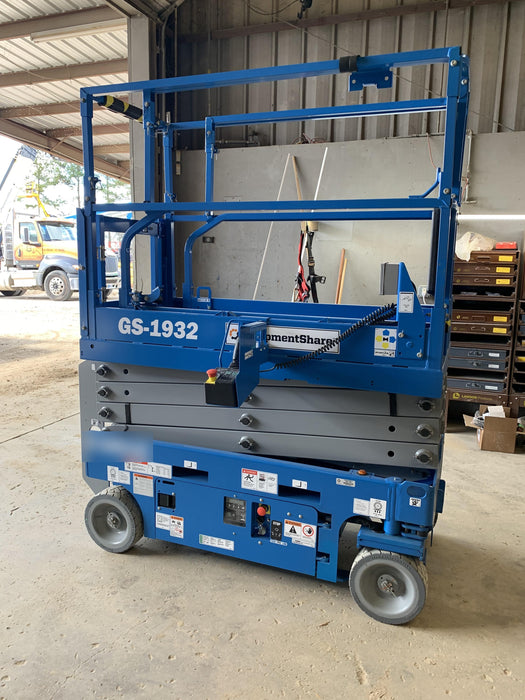 2021 GENIE GS-1932