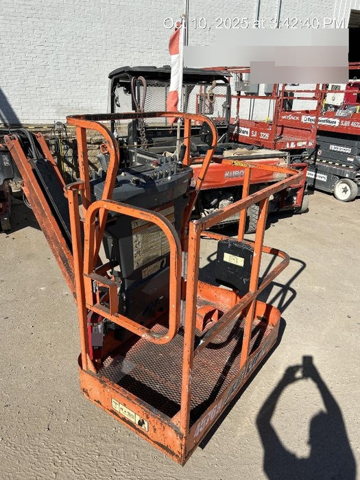 2019 JLG E300AJP
