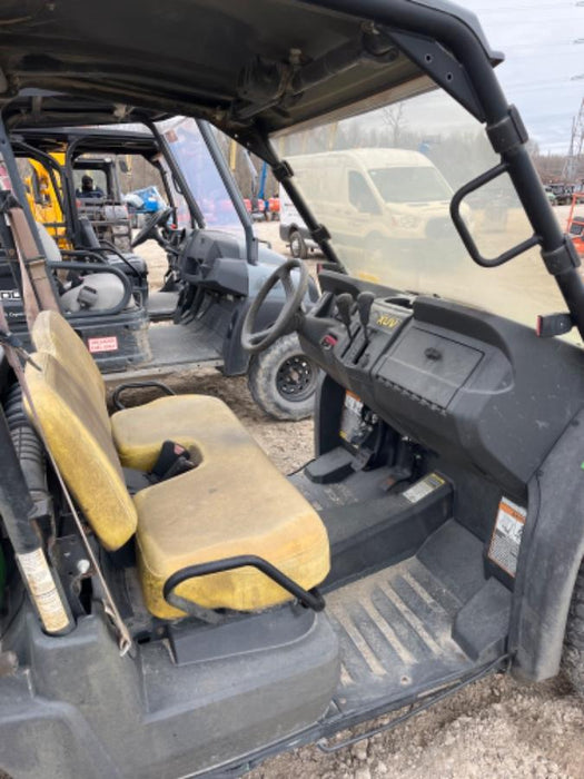 2020 John Deere XUV560E GATOR 4wd Utility Cart, Gas, 2 Seat, LED Strobe, Windshield Tempered Glass, Plastic Canopy, Wire Harness Kit, Backup Alarm
