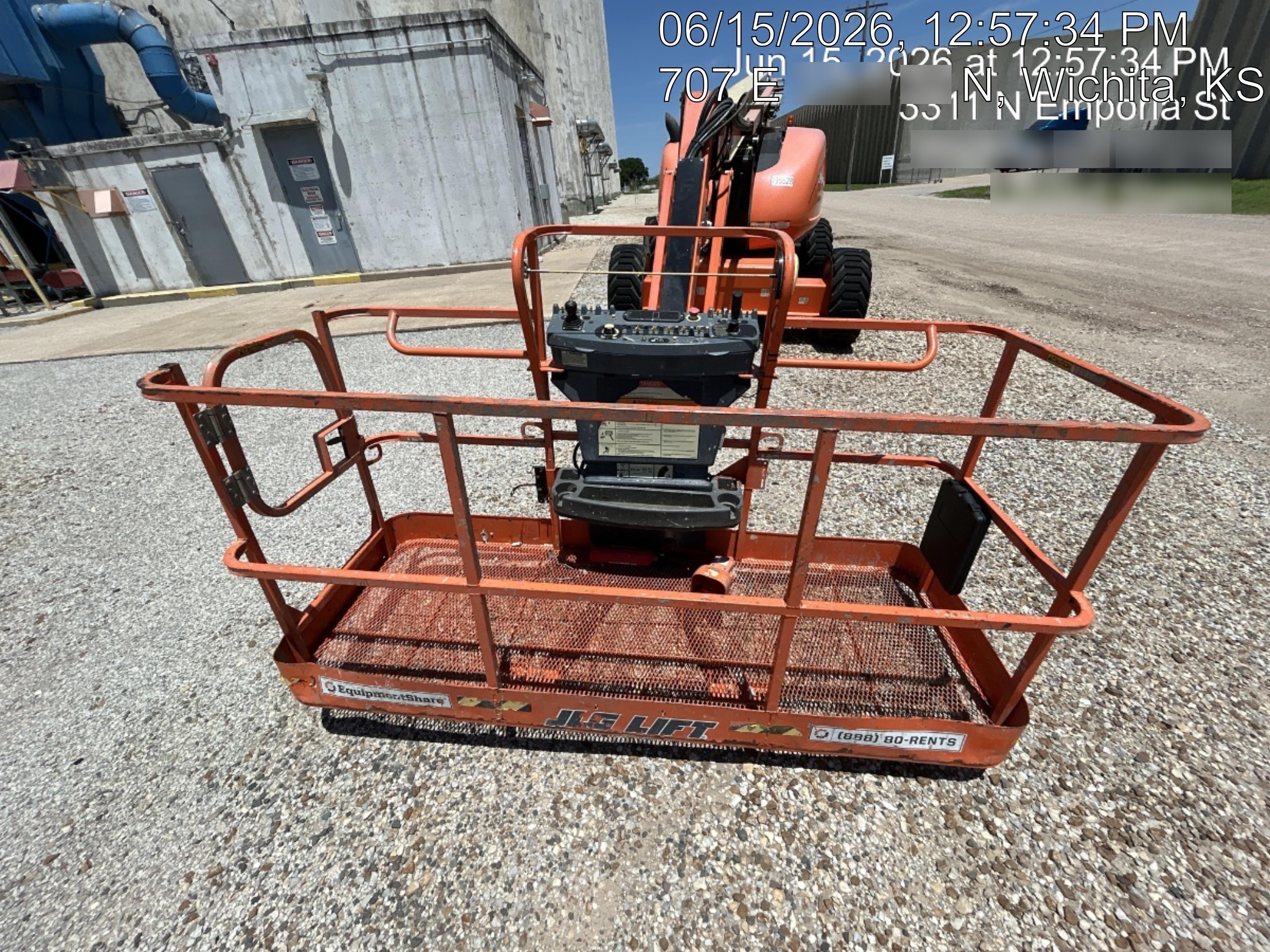 2021 JLG 600AJ