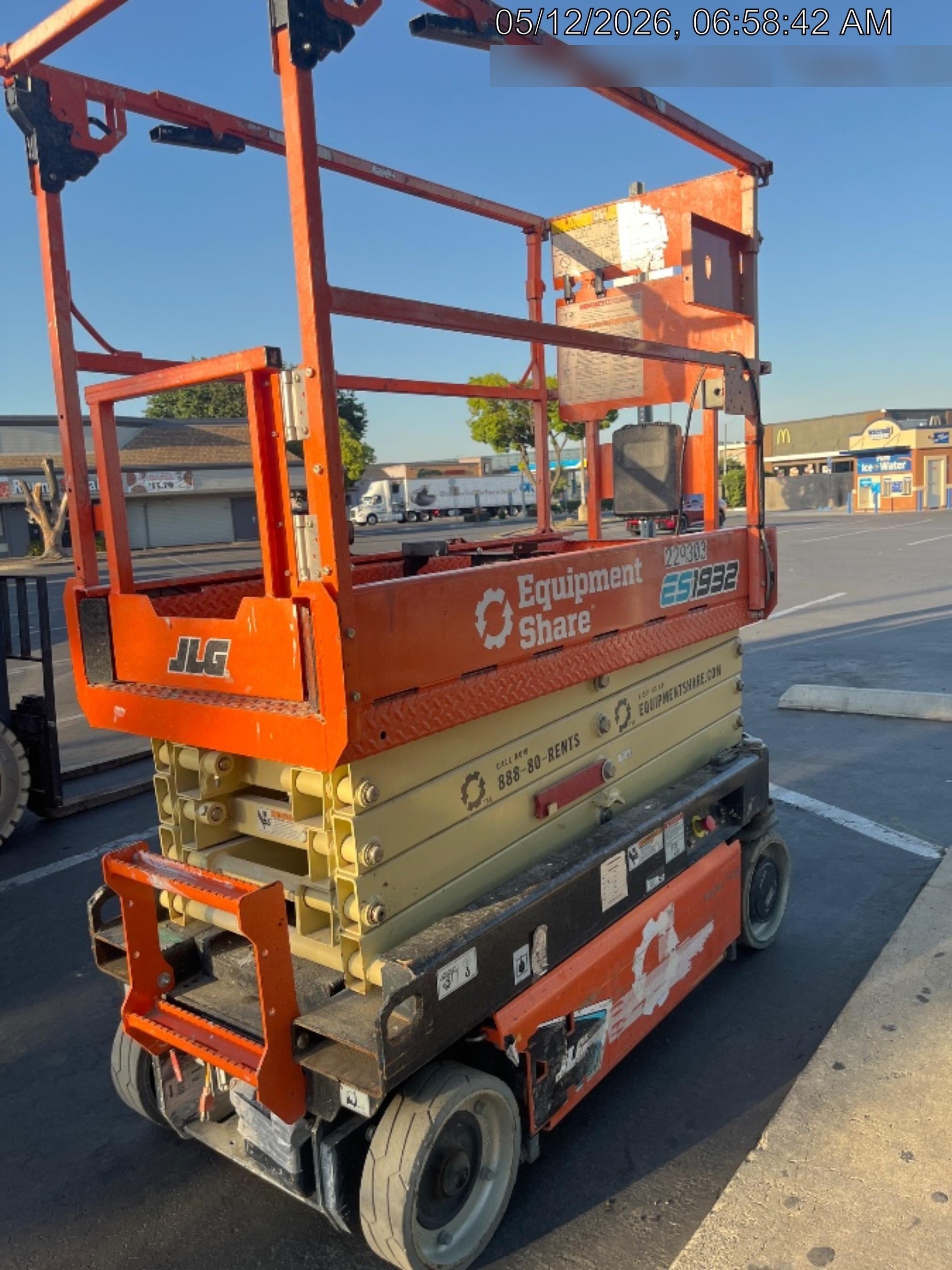 2022 JLG ES1932