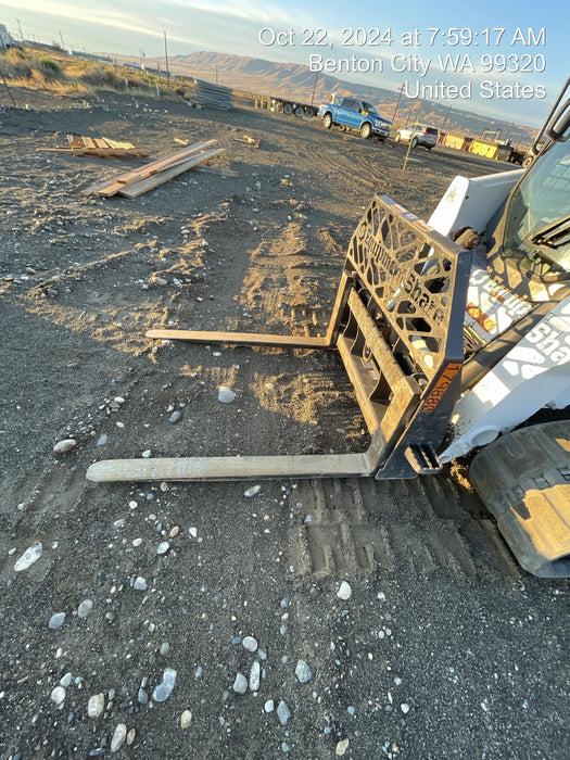 2021 PALADIN 48" Pallet Forks - Paladin