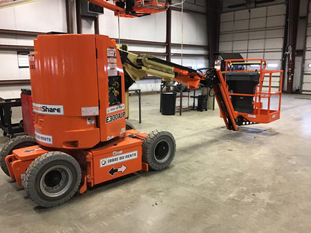 2019 JLG E300AJP
