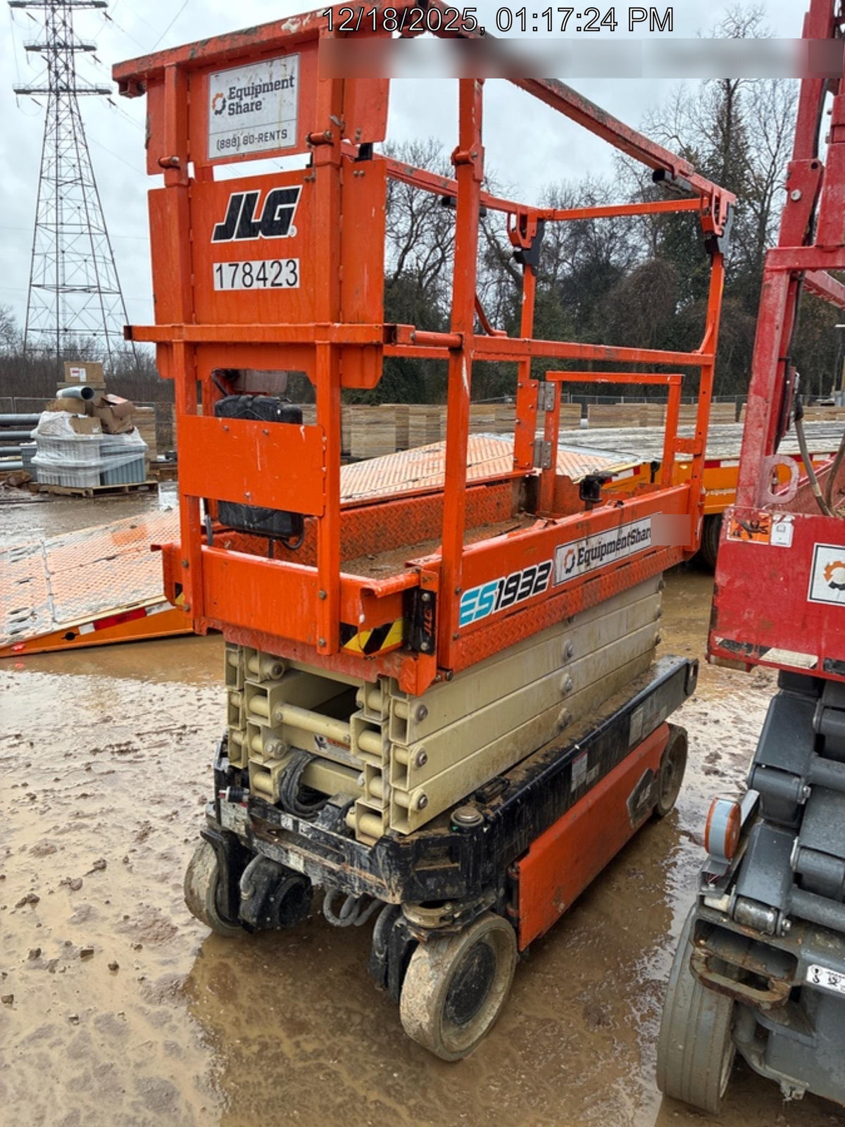 2021 JLG ES1932
