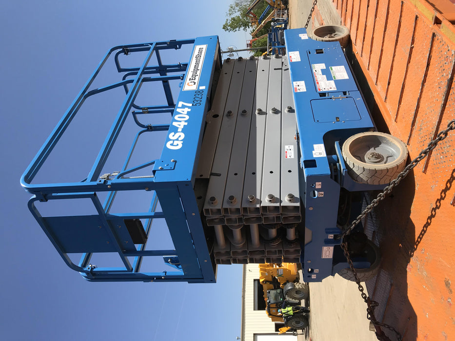 2019 Genie GS-4047 Folding rails with half height swing gate