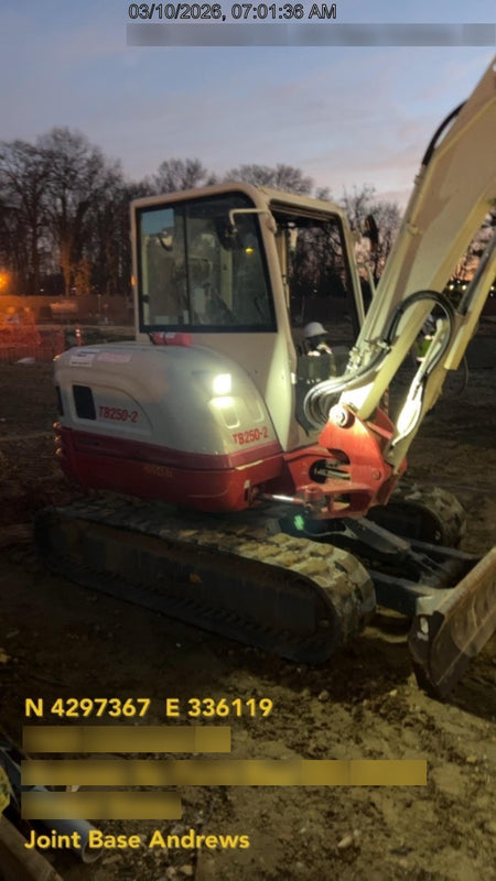 2022 TAKEUCHI TB250-2CR