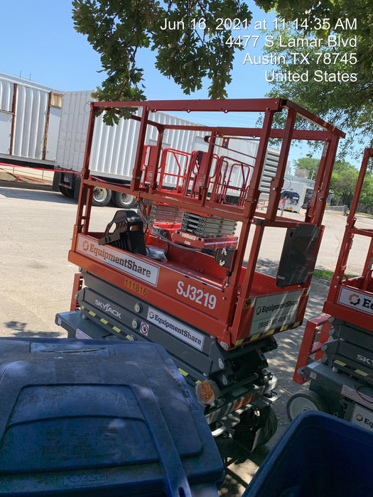 2020 Skyjack SJIII-3219 Solid NM Tires, Half height spring hinged entry gate, Dual Beacons, 800W Inverter