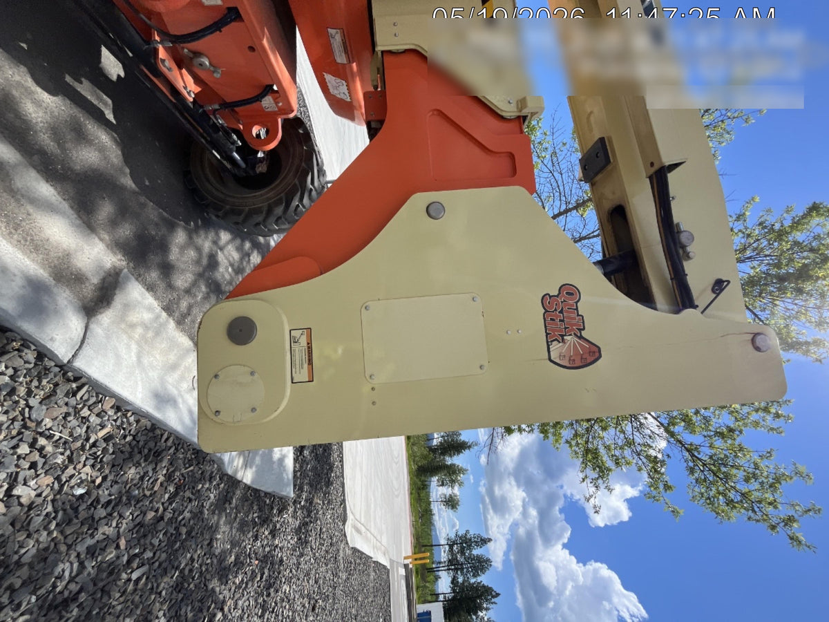 2021 JLG 800AJ