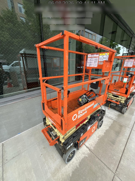 2022 JLG ES1330L