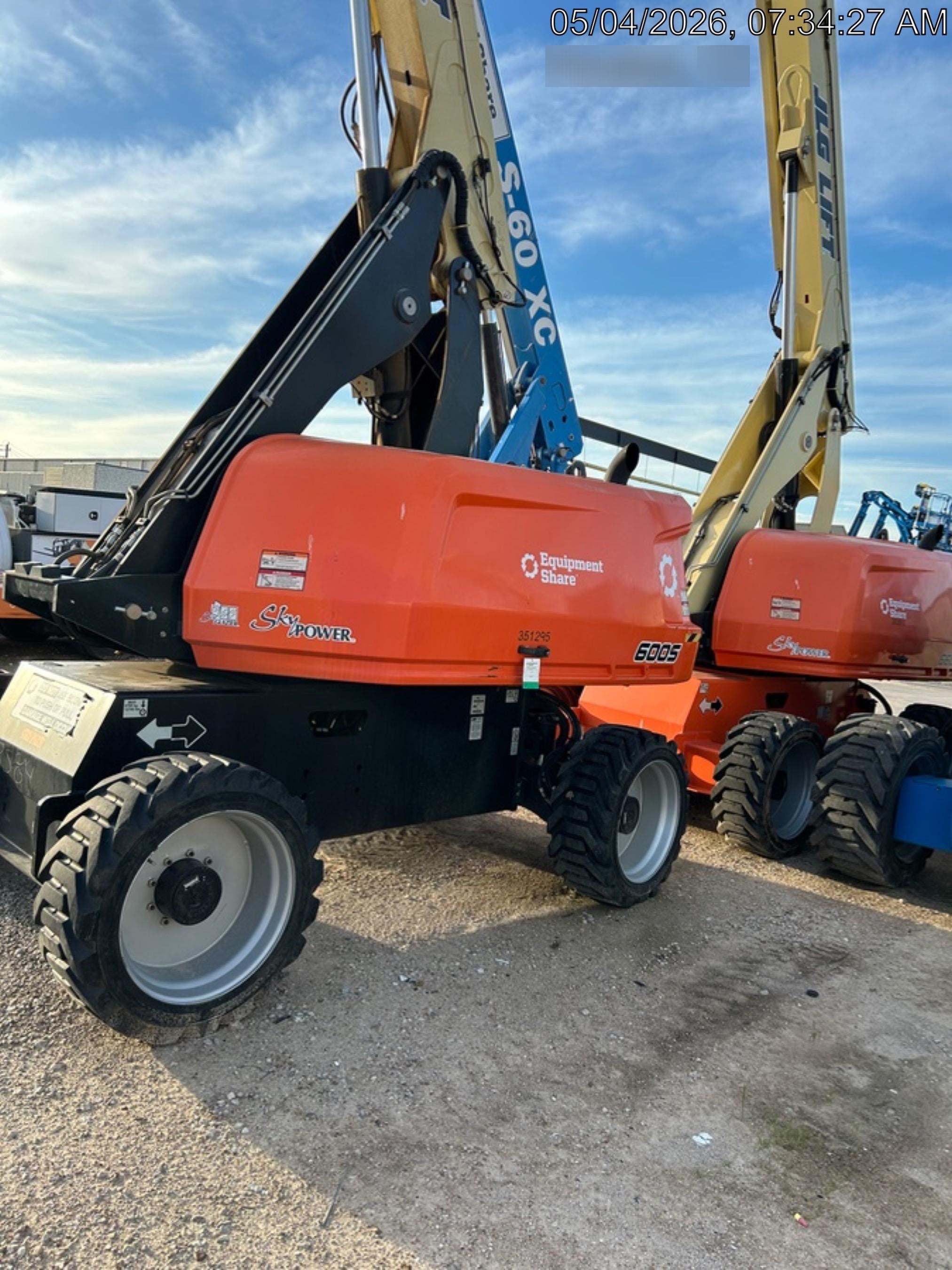 2023 JLG 600S