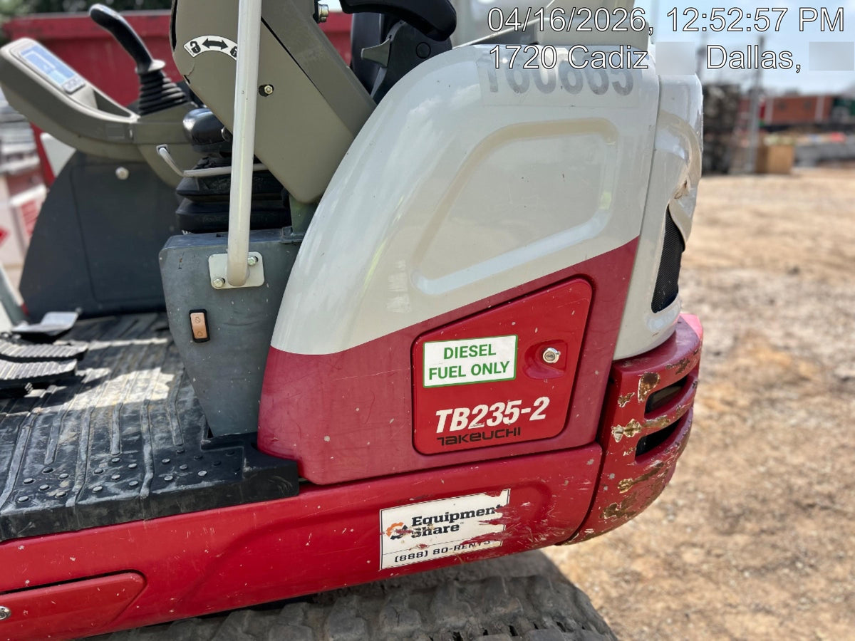 2021 TAKEUCHI TB235-2R