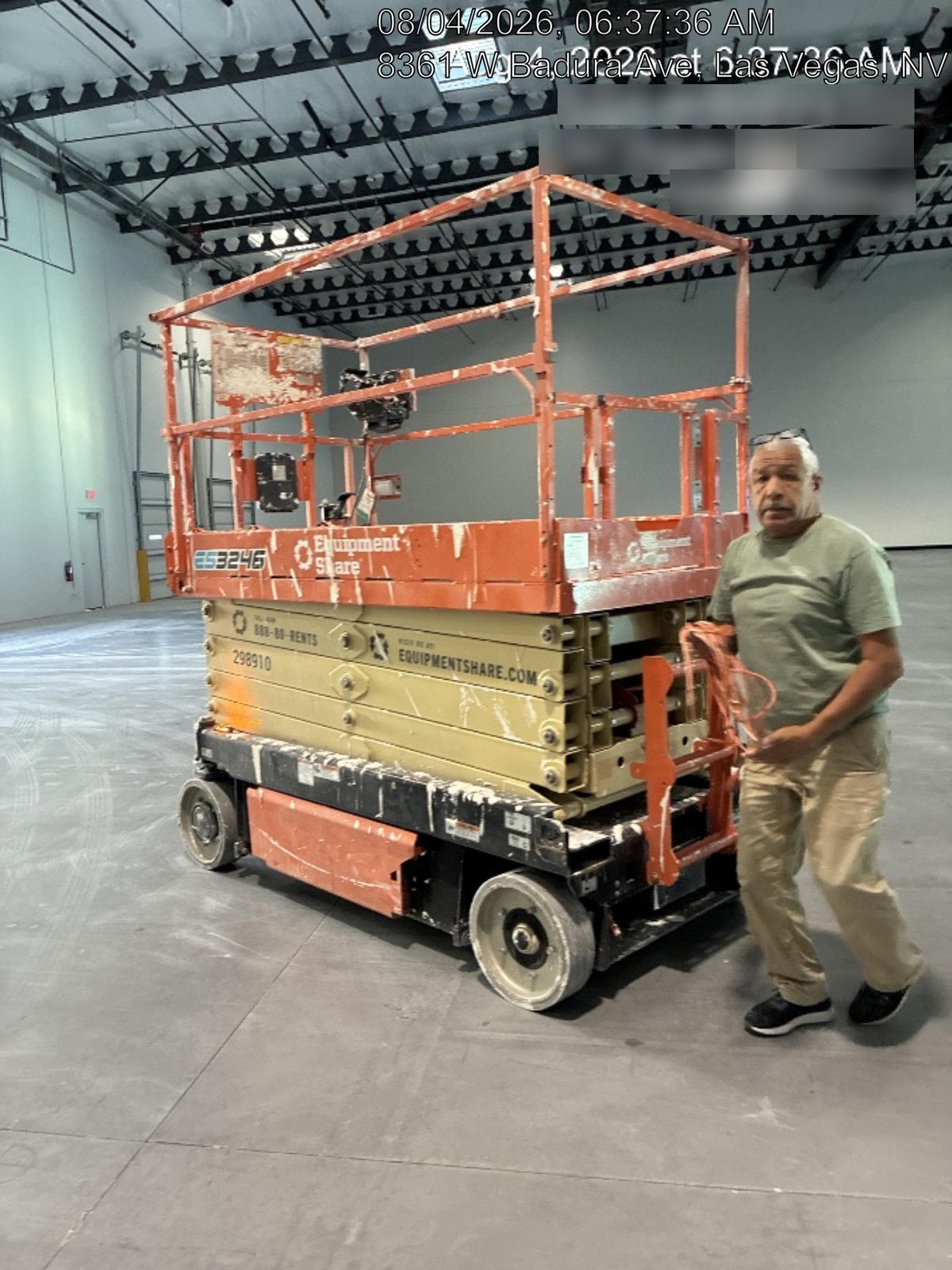 2023 JLG ES3246