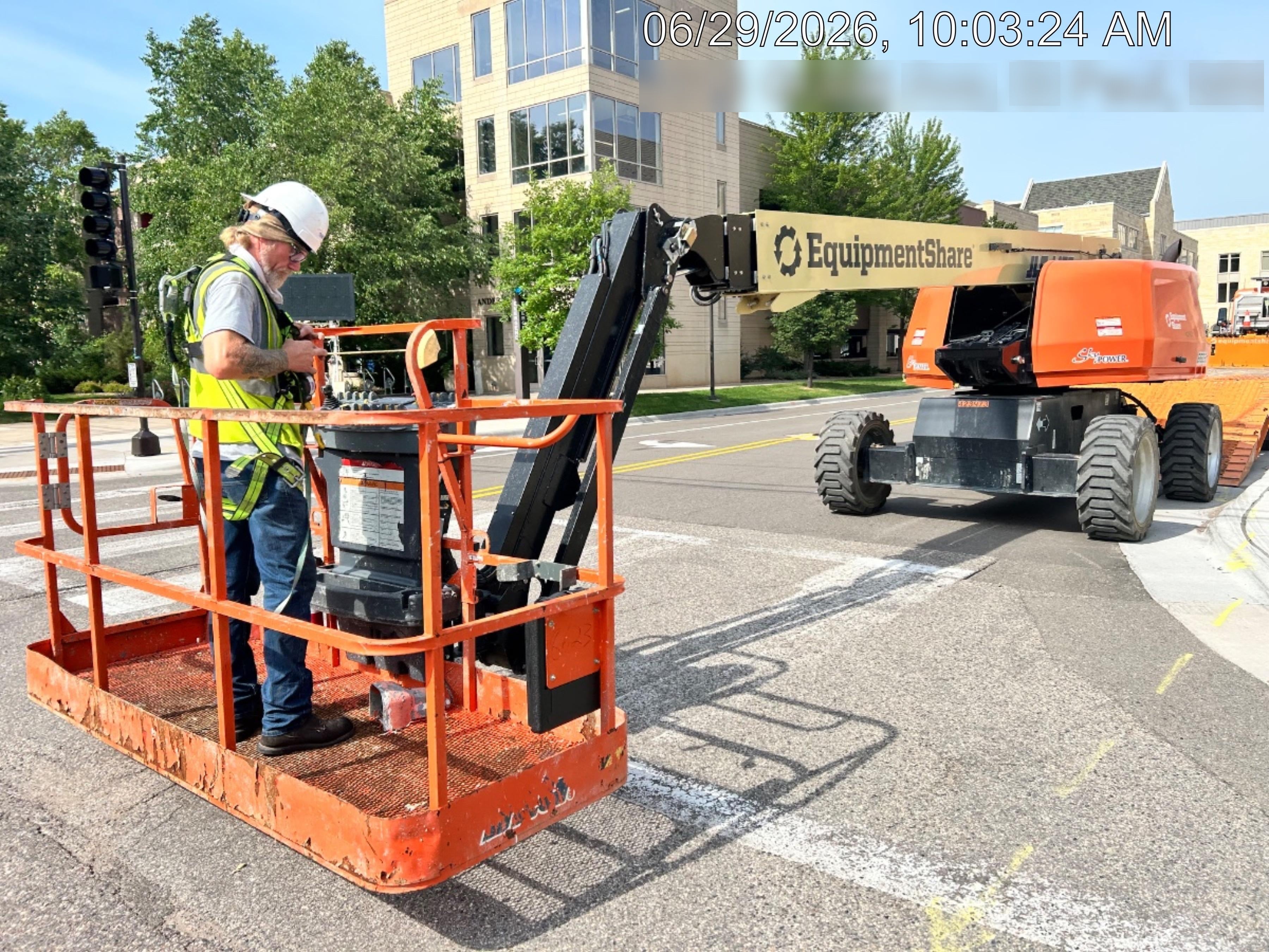 2024 JLG 660SJ