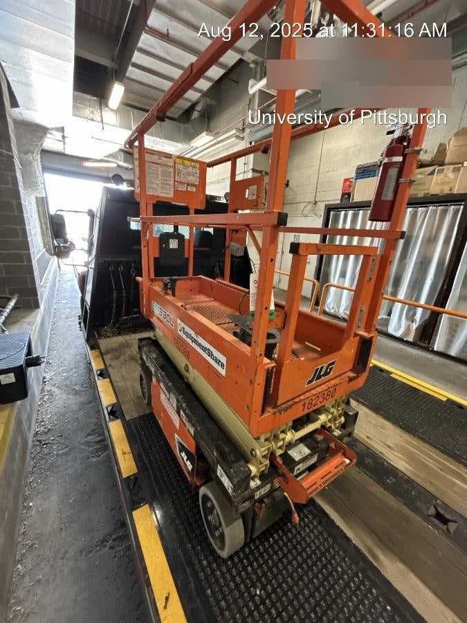 2021 JLG ES1330L