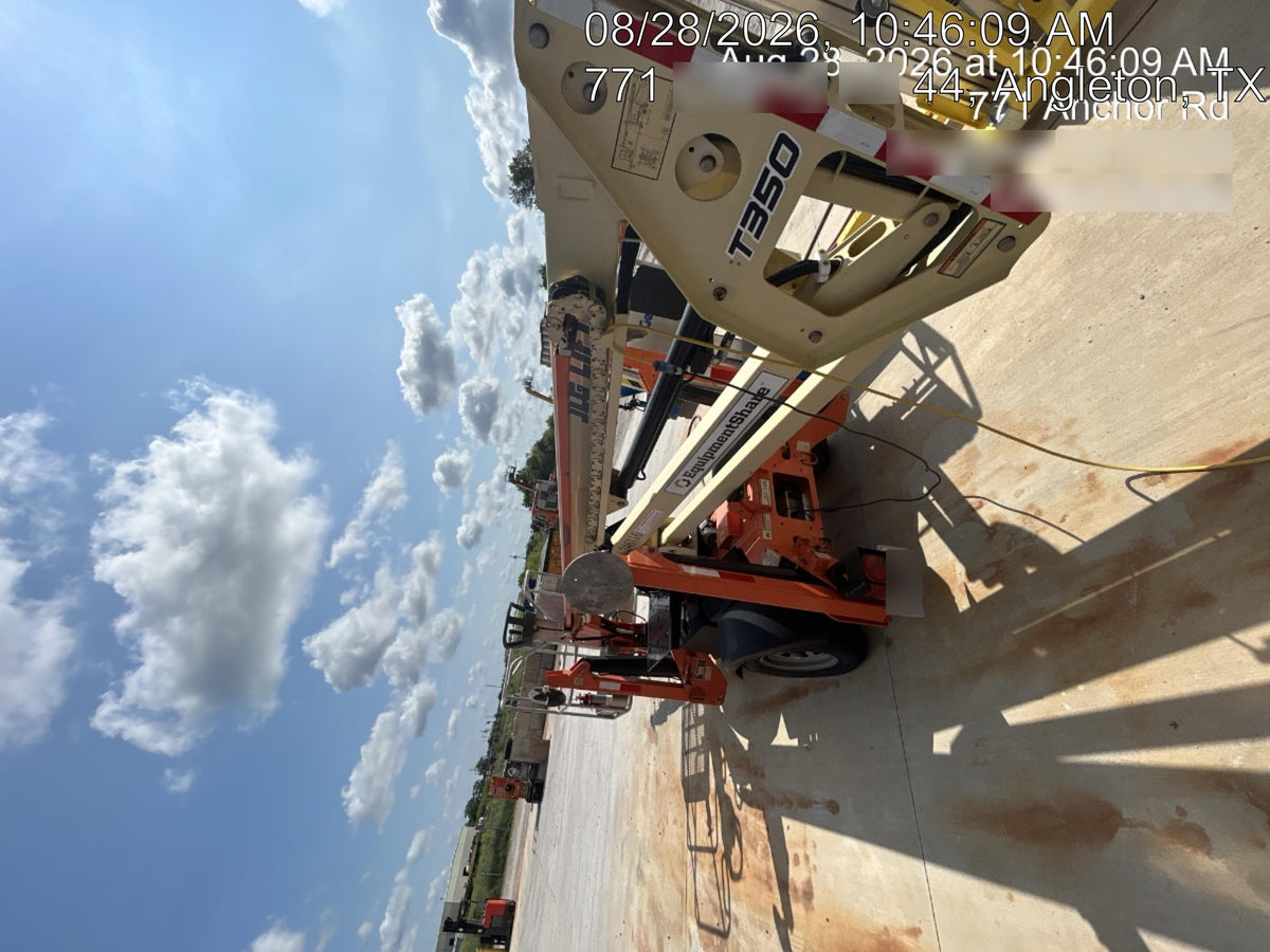 2022 JLG T350