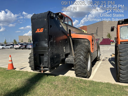 2021 JLG 1075