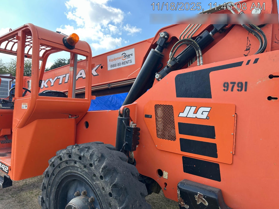 2018 Skytrak 8042 JLG Skytrak 8042, Solid Tires (shipping-Boss), Open ROPS, Beacon and Work Light Package