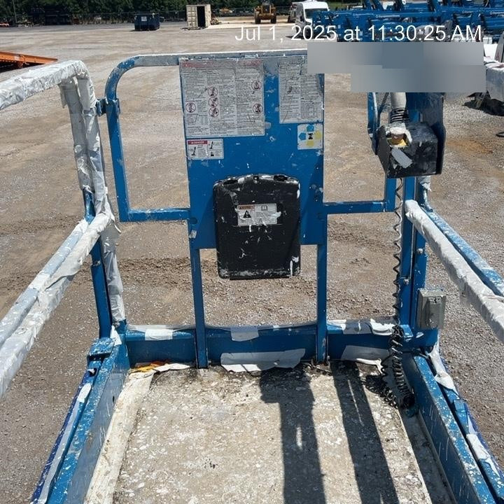 2019 Genie GS-4047 Folding rails with half height swing gate