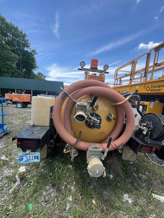 2021 Vac-Tron LP573XDT T4 Koehler Diesel Engine, 500 Gallon Debris Tank, x2 100 Gallon Water Tanks