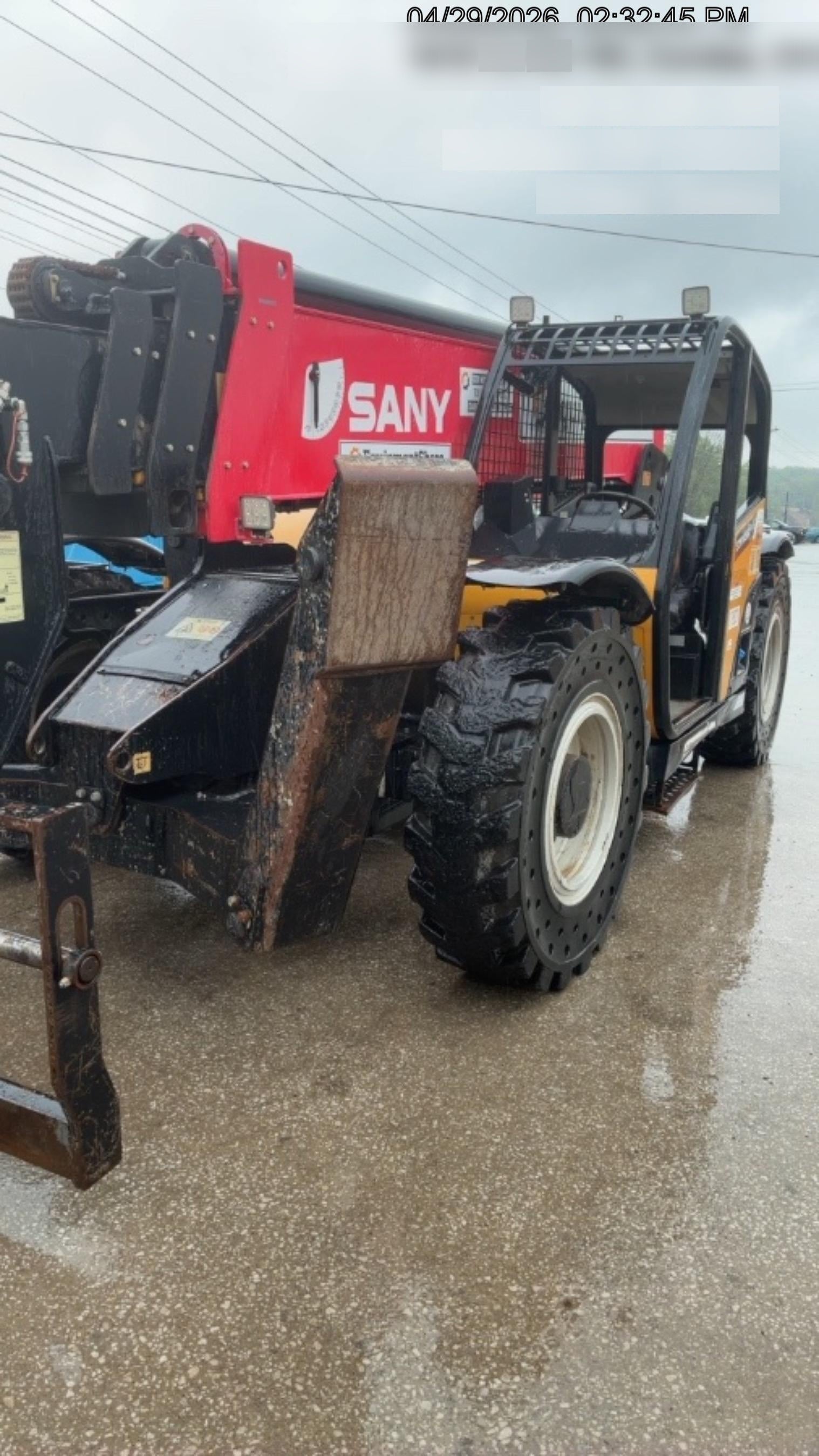 2021 SANY STH1056