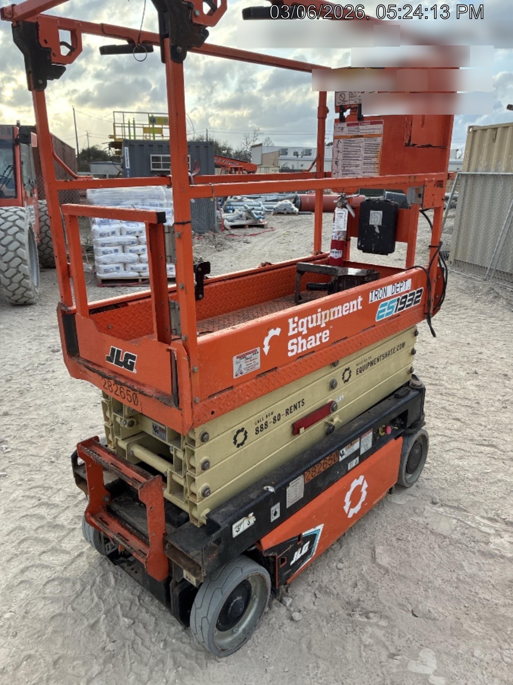 2022 JLG ES1932