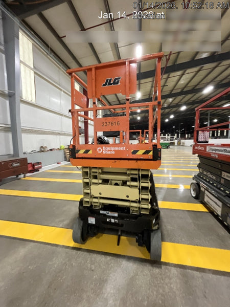 2022 JLG ES3246