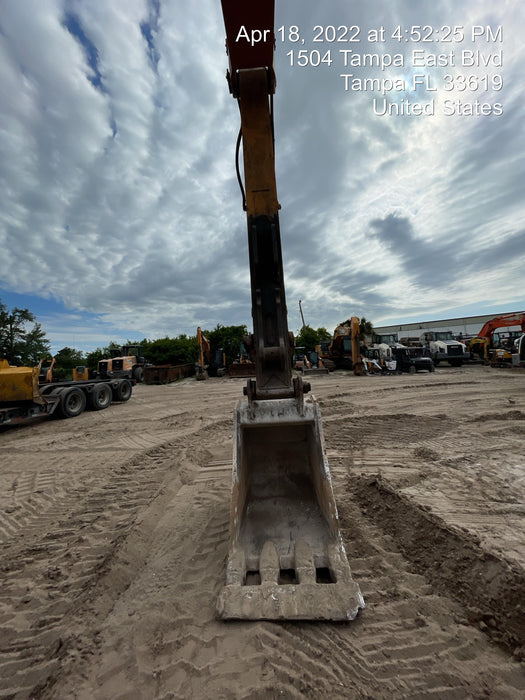 2015 Case CX350D CAB A/C, 13'-3" ARM, STEEL TRACKS, THUMB