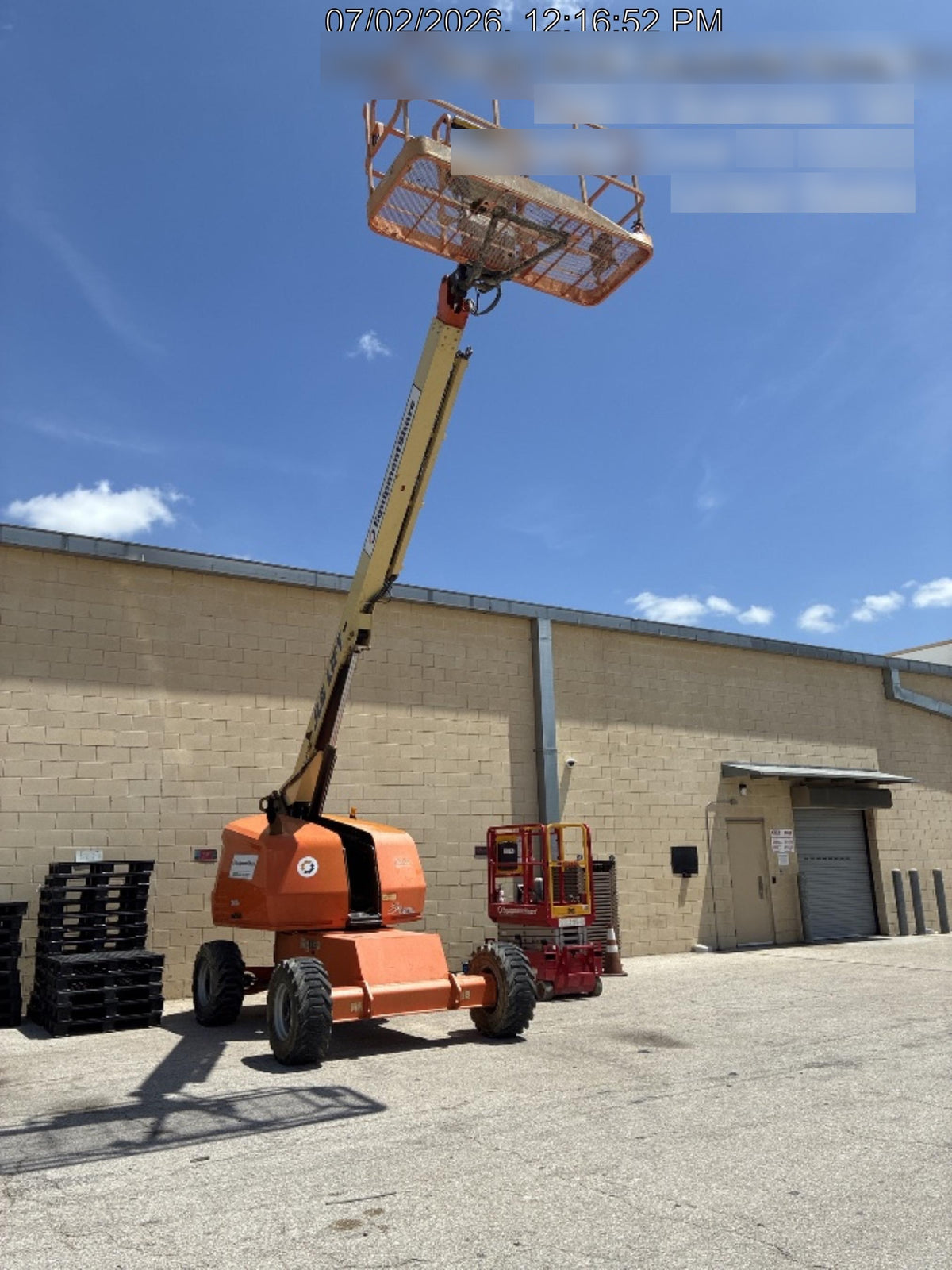 2019 JLG 400S