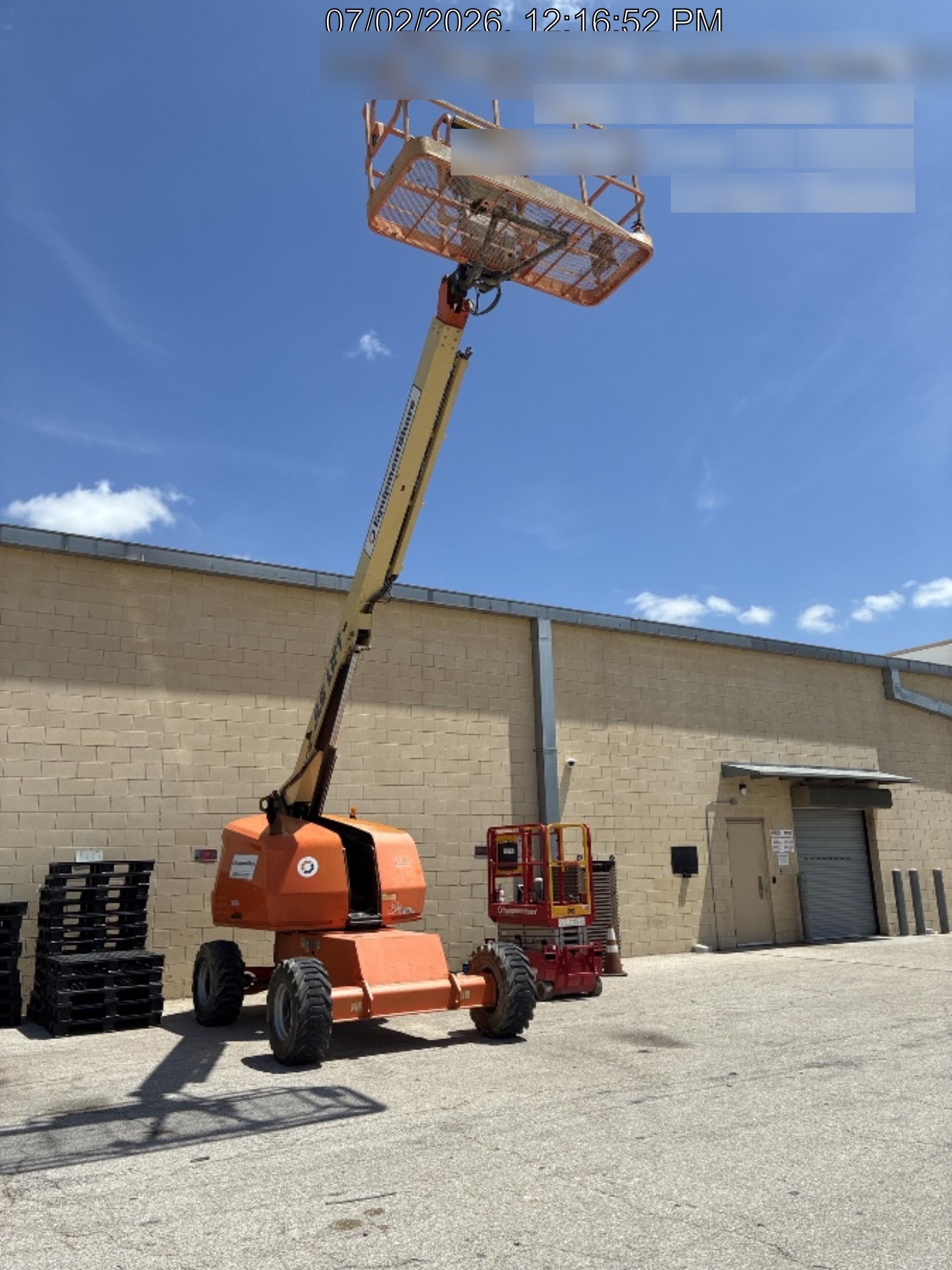 2019 JLG 400S