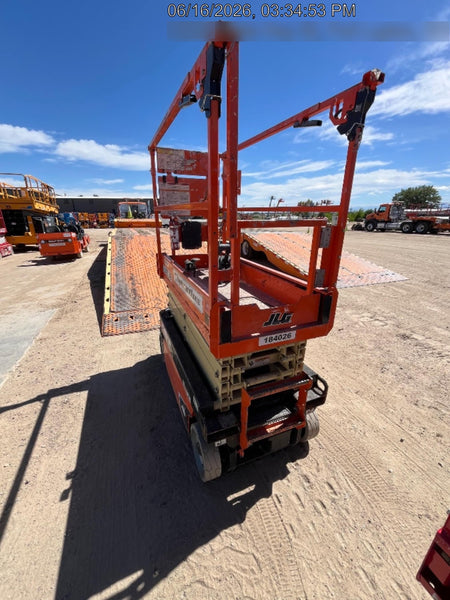 2021 JLG ES1932