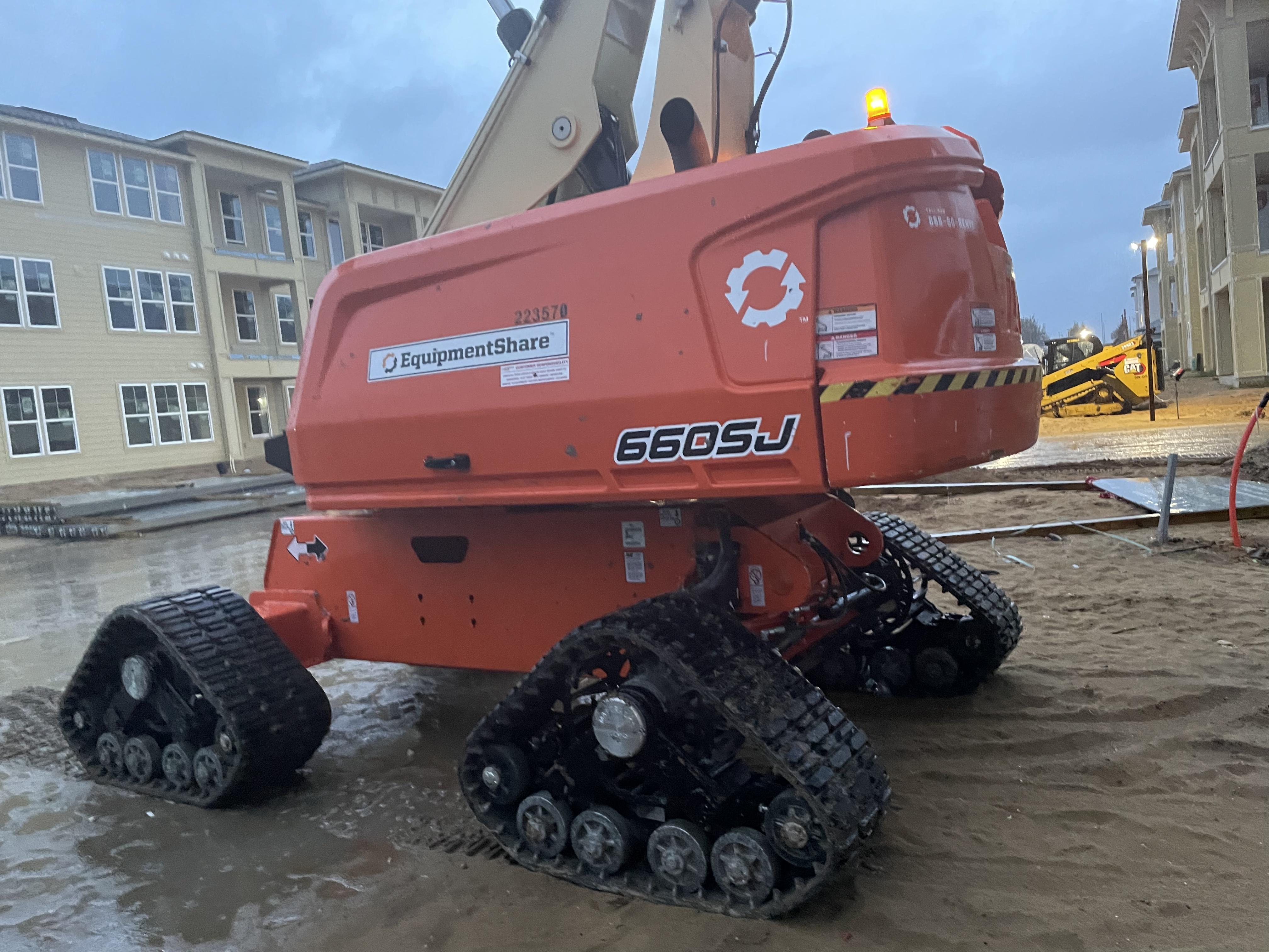 2022 JLG 660SJ Quad Track