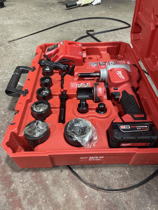 2022 MILWAUKEE 2676-22