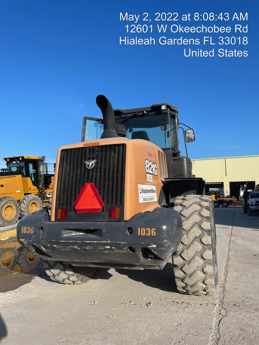 2018 Case 821G CLOSED CAB, JRB 418 STYLE HYD COUPLER