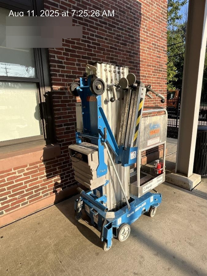 2020 GENIE AWP-30S