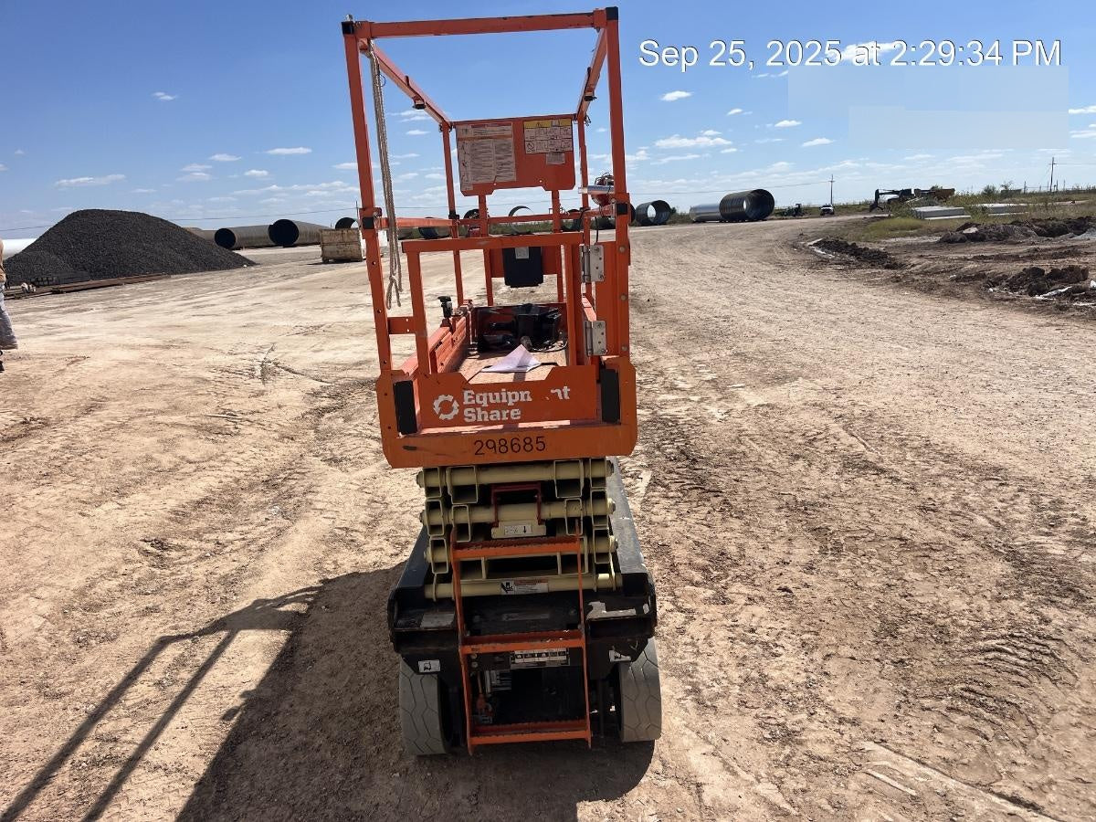 2023 JLG ES2632