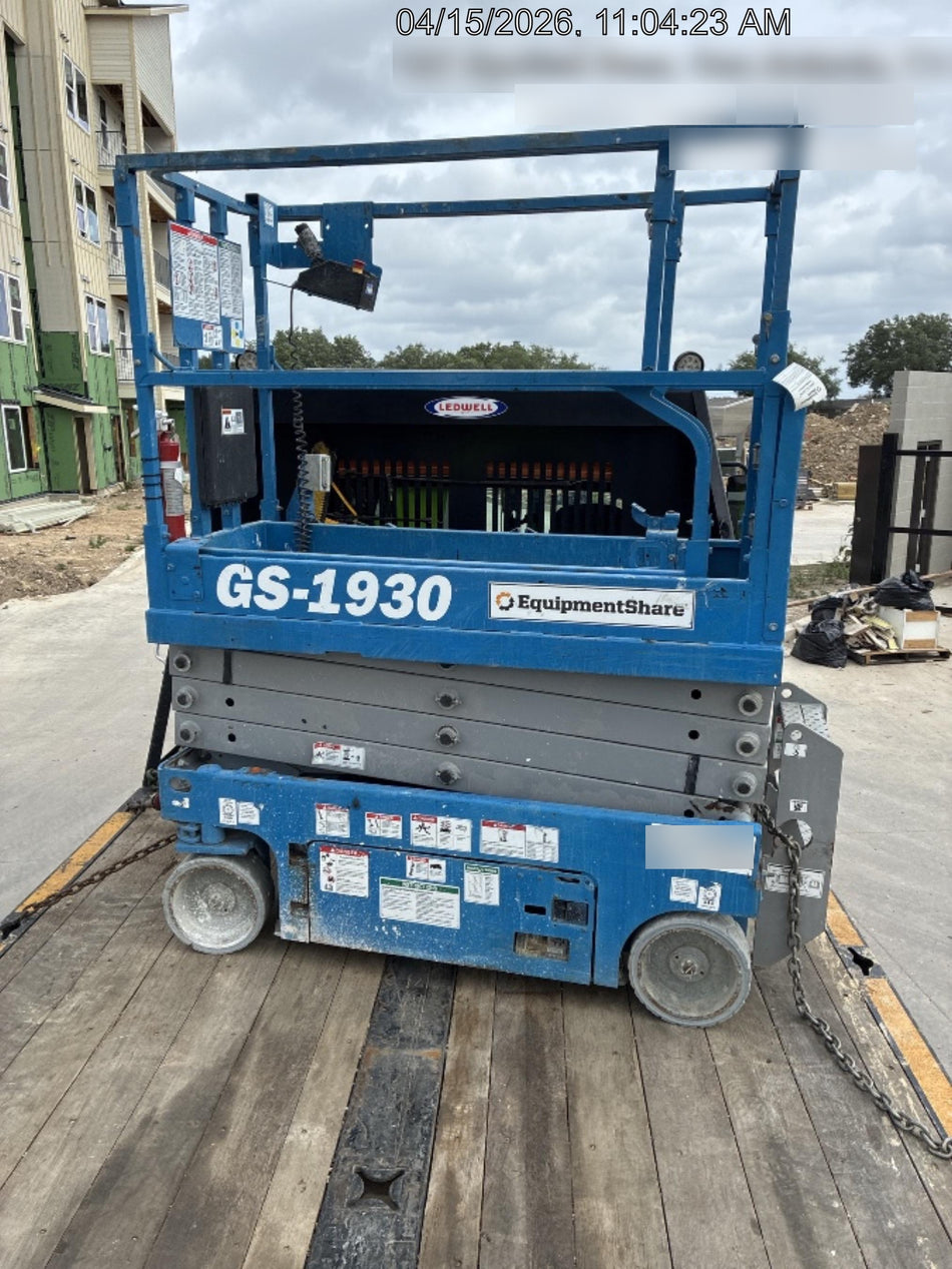 2020 Genie GS-1930 Solid Non Marking Tires, Beacon, Folding rails with half height swing gate
