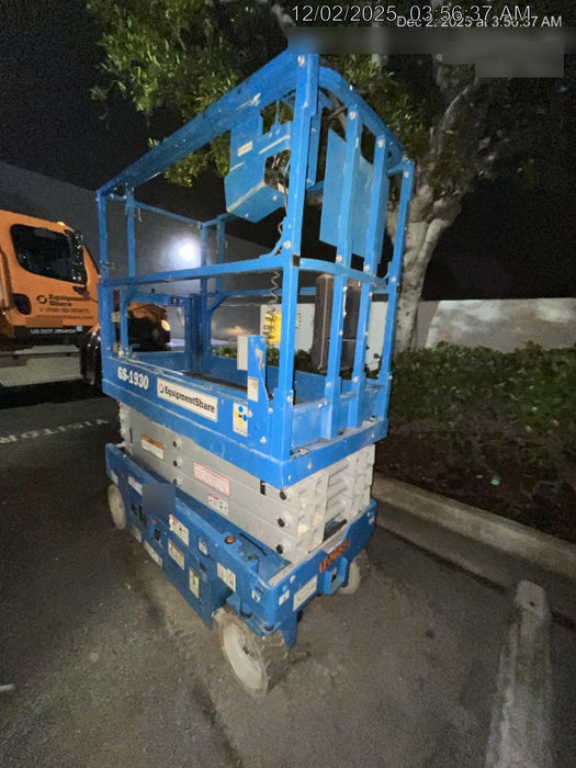 2020 Genie GS-1930 Solid Non Marking Tires, Beacon, Folding rails with half height swing gate, 800W Inverter