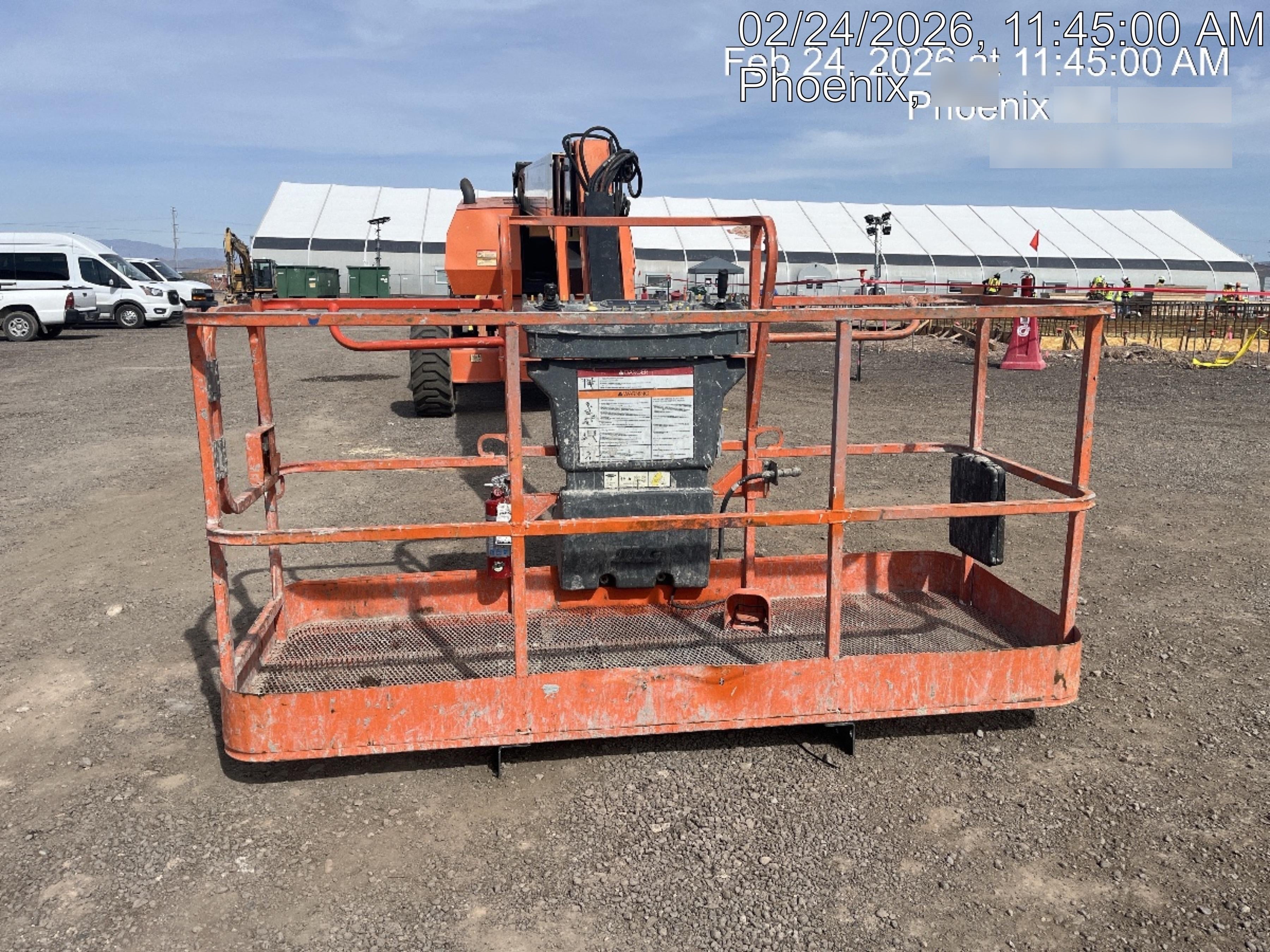 2017 JLG 660SJ
