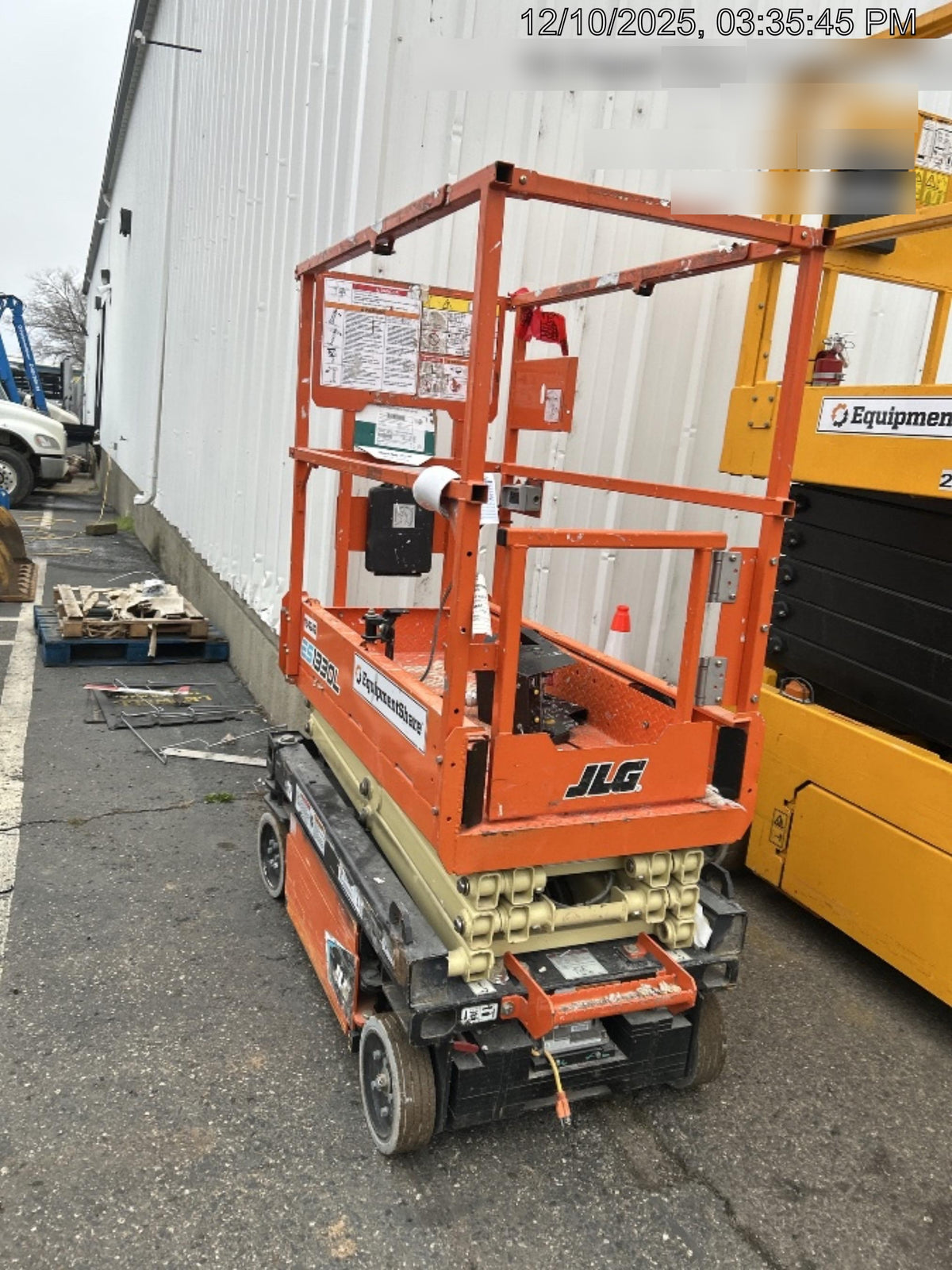2021 JLG ES1330L