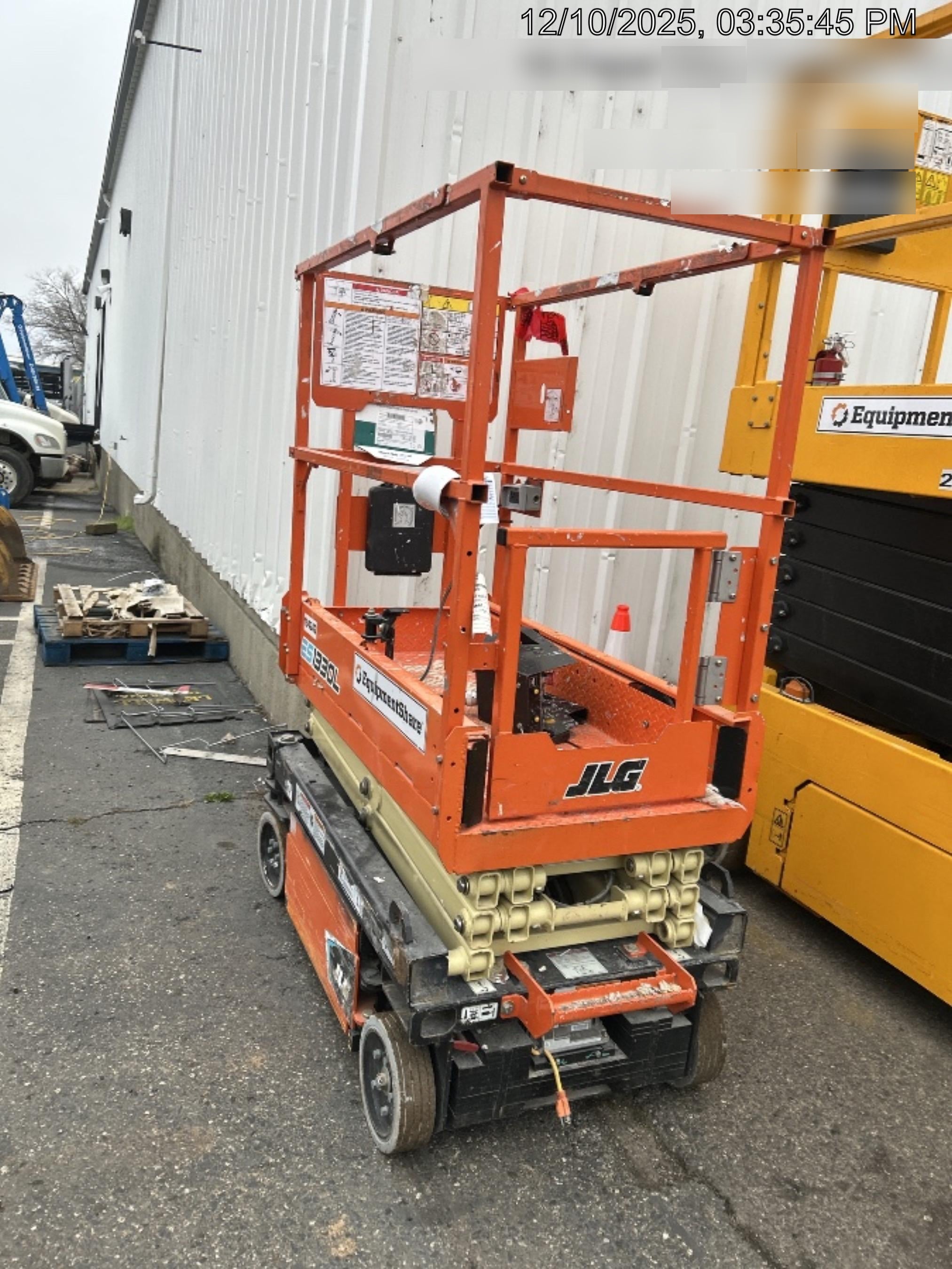 2021 JLG ES1330L