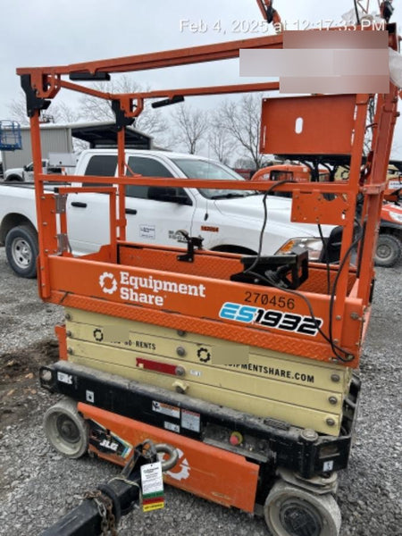 2022 JLG ES1932