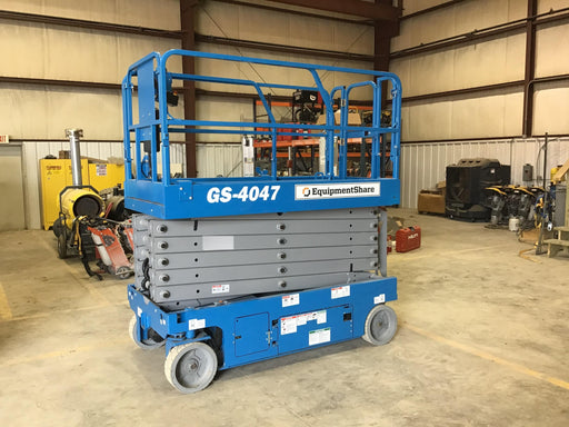 2019 Genie GS-4047 Folding rails with half height swing gate