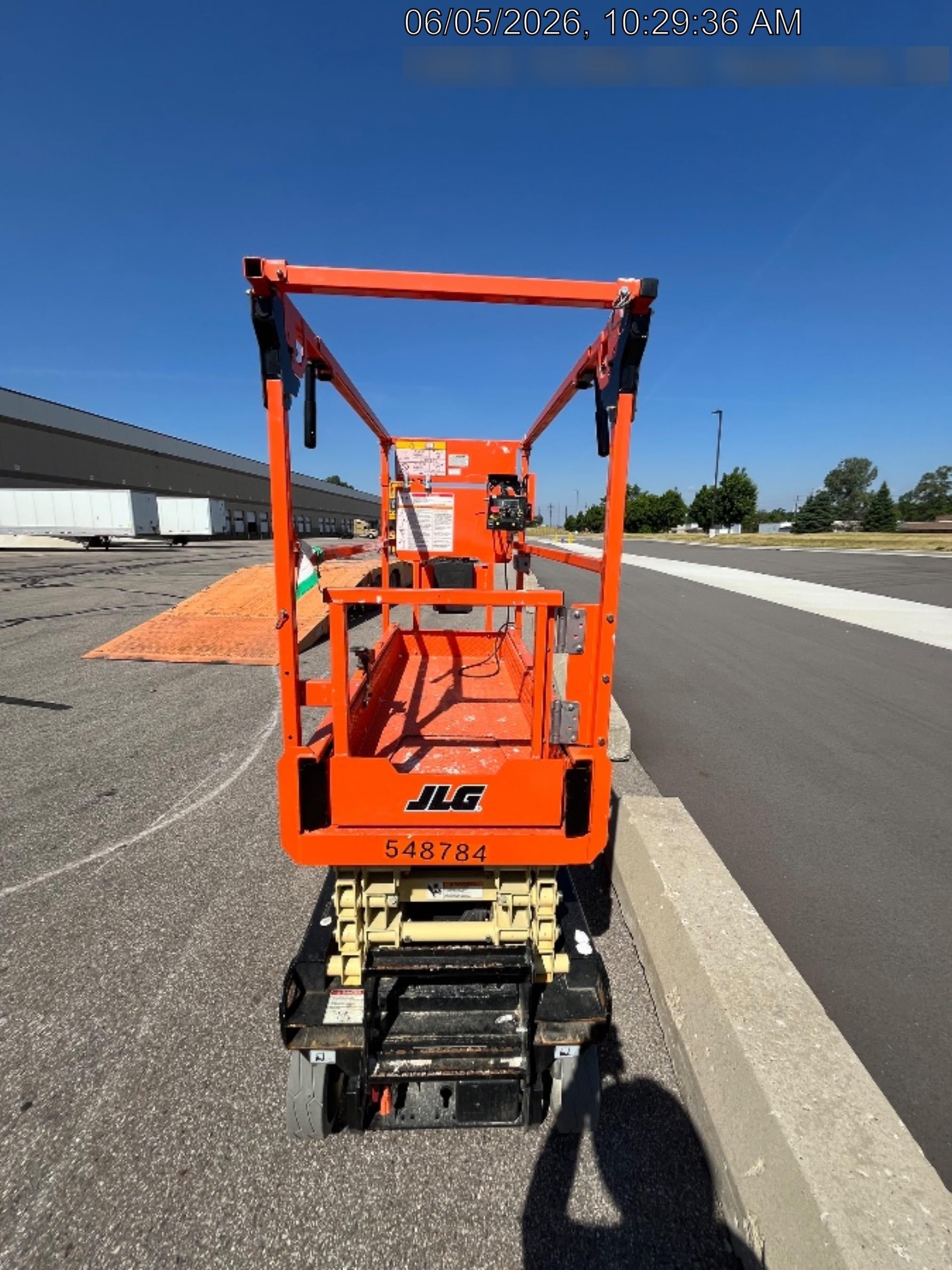 2025 JLG ES1932