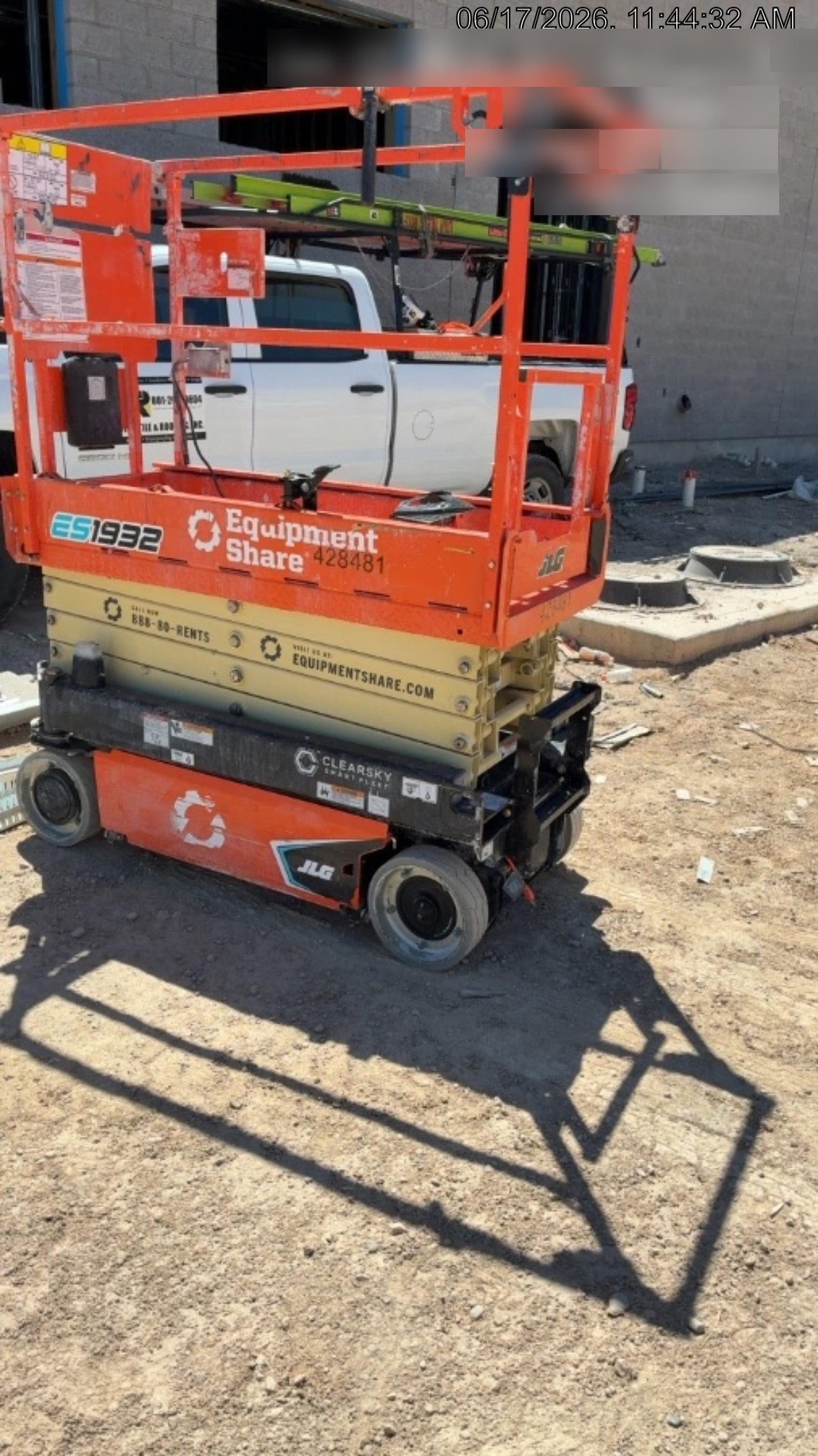 2024 JLG ES1932