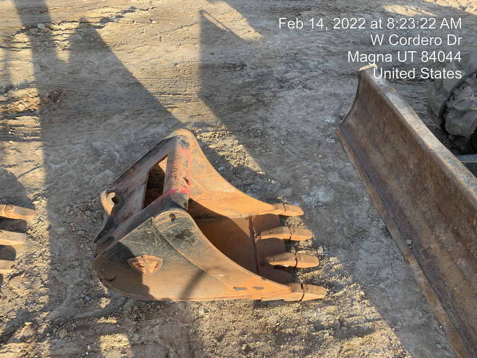 2020 DOOSAN 24" Bucket-Doosan