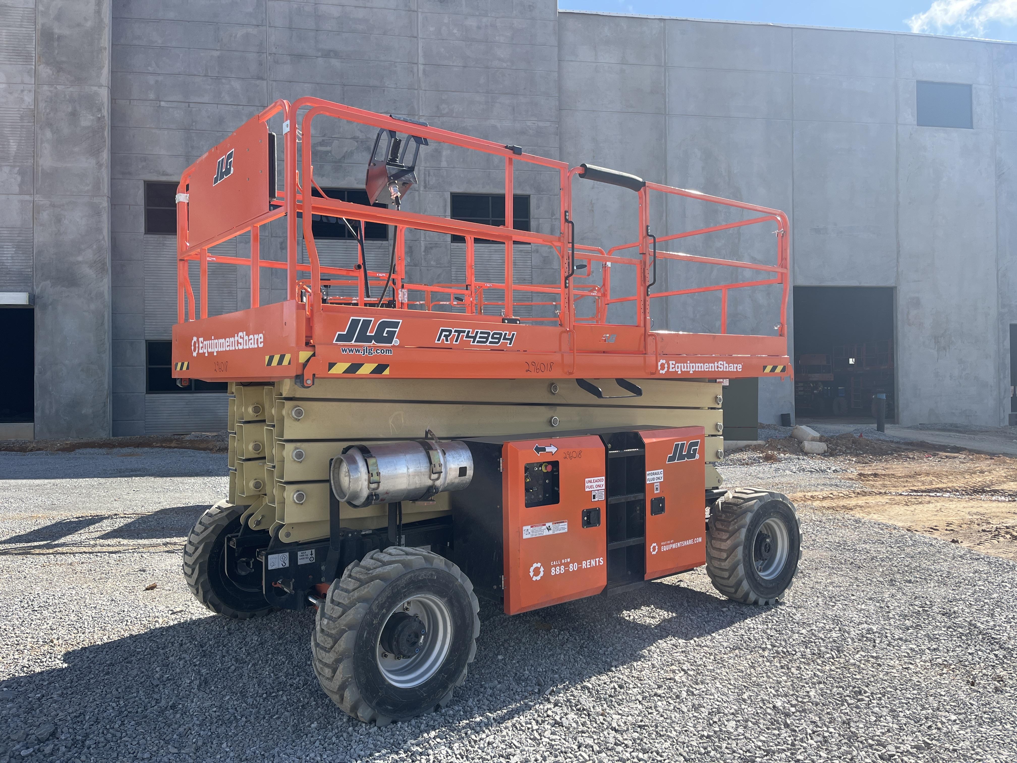 2023 JLG RT4394